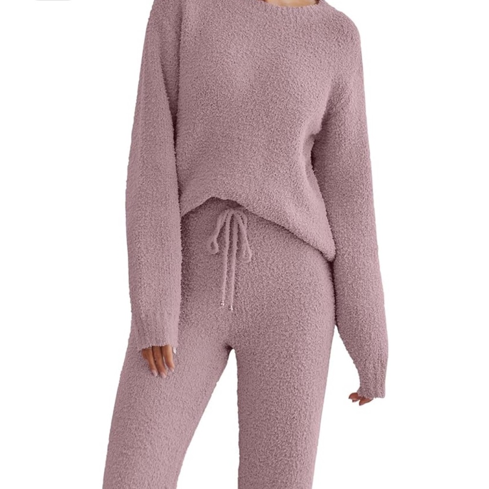 Women's Plush Pajama Set in Soft Pink